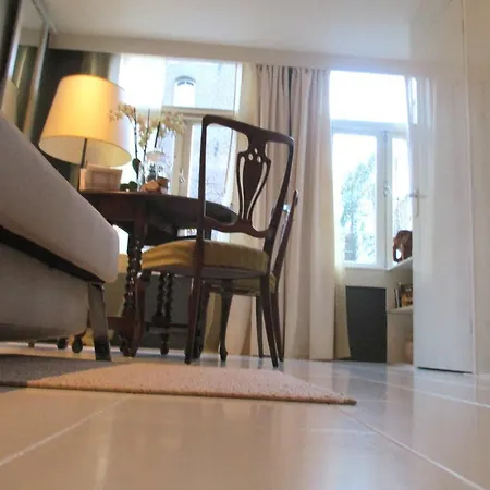 Miss Jordaan For Quiet Travellers Bed & Breakfast